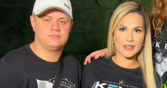 Deolane Bezerra e filho