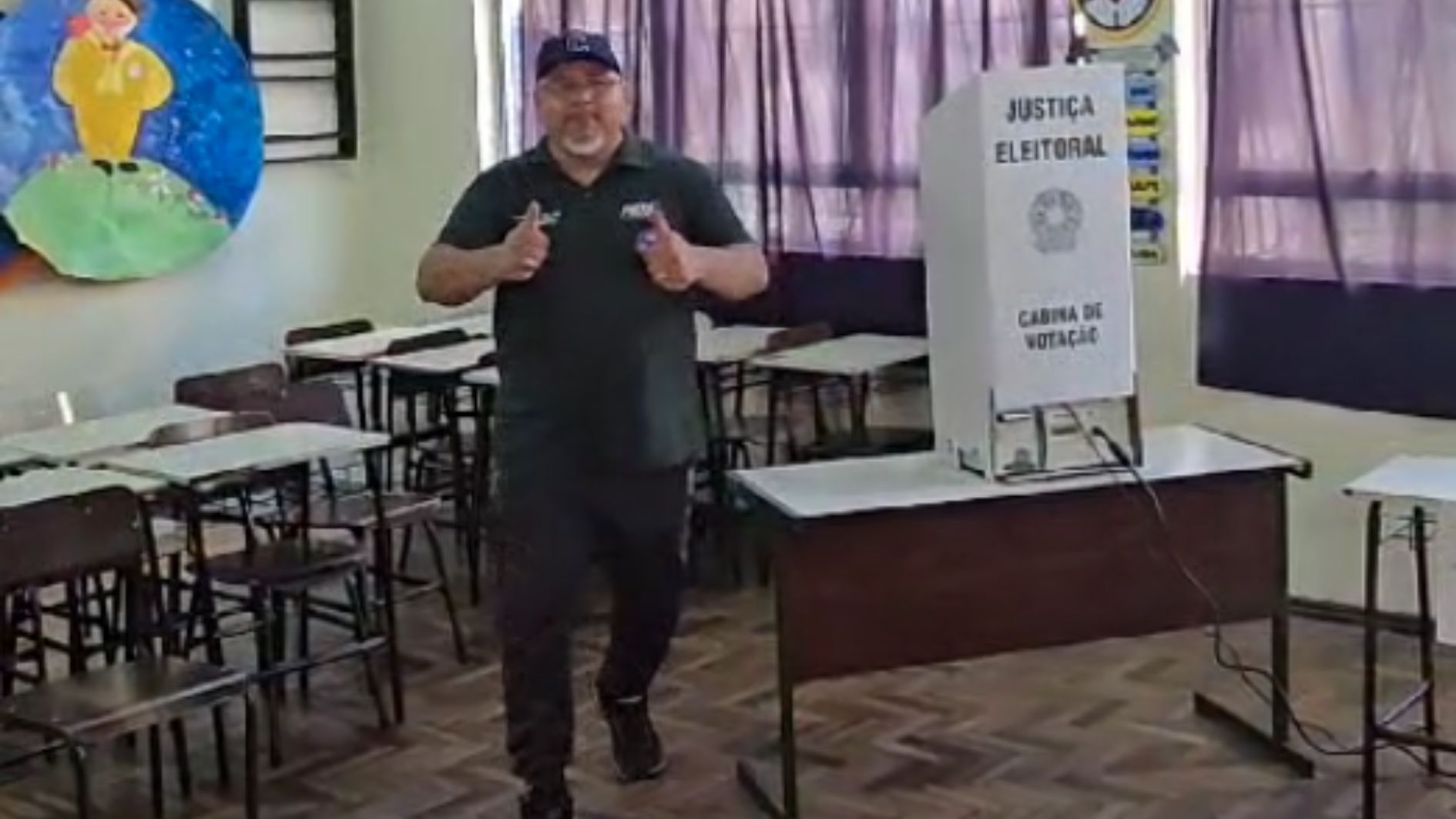 Candidato Carlos Alan, do PRTB • Reprodução
