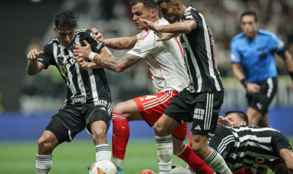 Atlético-MG repete escalação para decisão contra o River Plate; veja os times