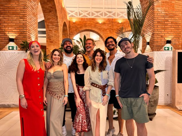 Elenco de "Sandy & Junior" se reúne após 25 anos • Divulgação/Aviva