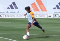 Pontaria de Endrick impressiona em treino do Real Madrid; veja vídeo