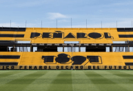 Conmebol cobra Peñarol e pede prazo para definição sobre torcida do Botafogo