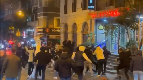 Torcedores do United foram feridos após emboscada de ultras do Fenerbahçe