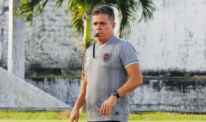Evaristo Piza não é mais técnico do Botafogo-PB