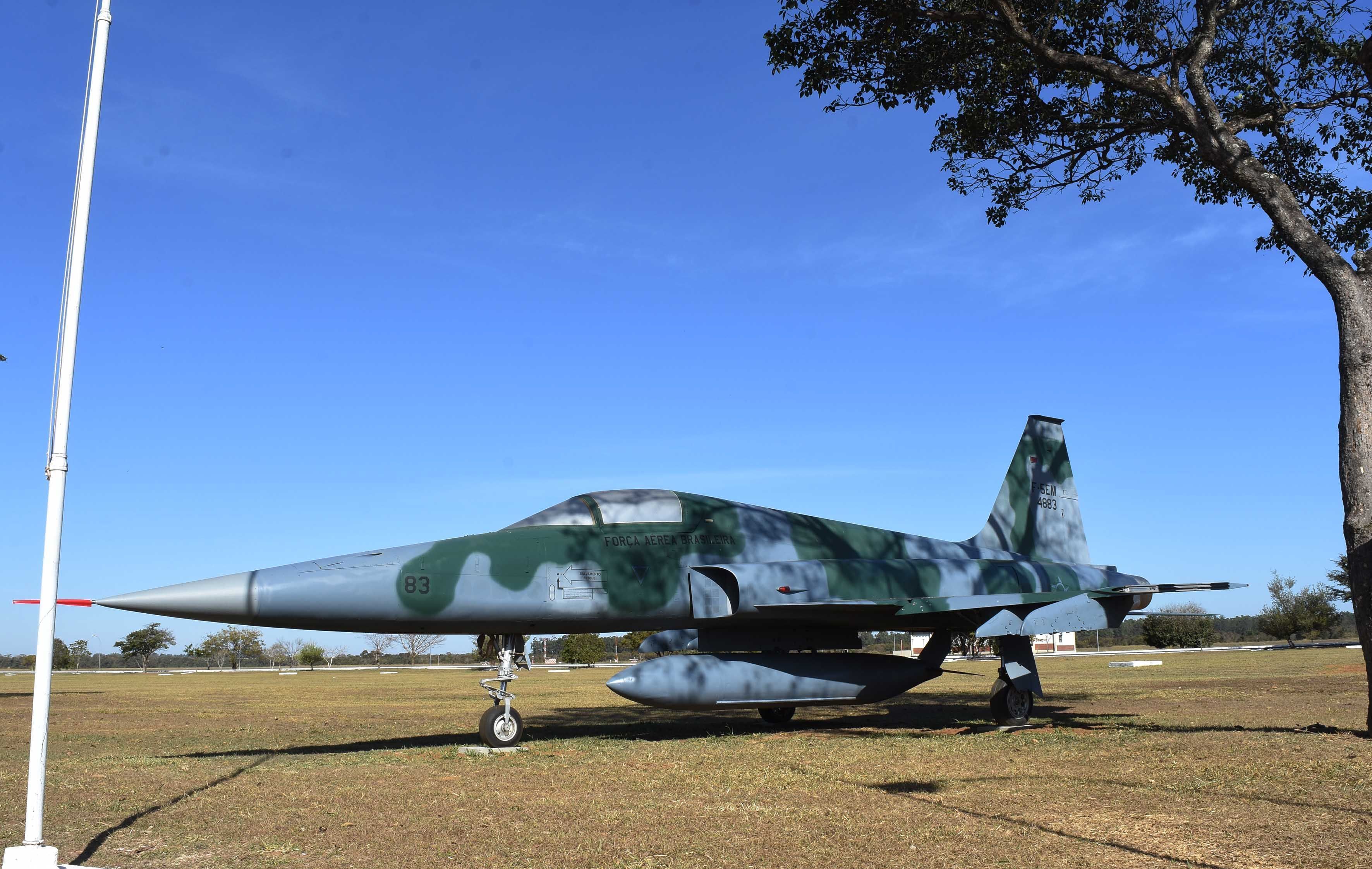 Acidente com avião da FAB: saiba como funciona o sistema ejetor da ...