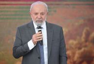 Em tom de alerta, Lula planeja nova reunião ministerial