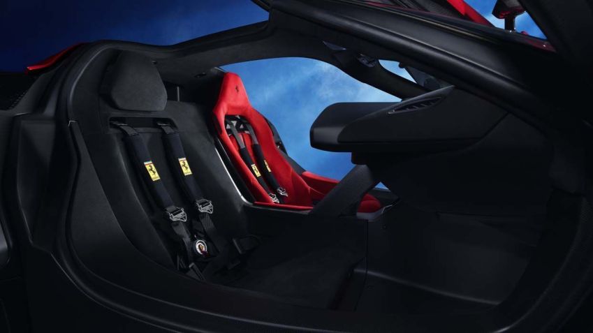 Ferrari F80: hipercarro tem motor V6 híbrido de 1200 cv • Divulgação