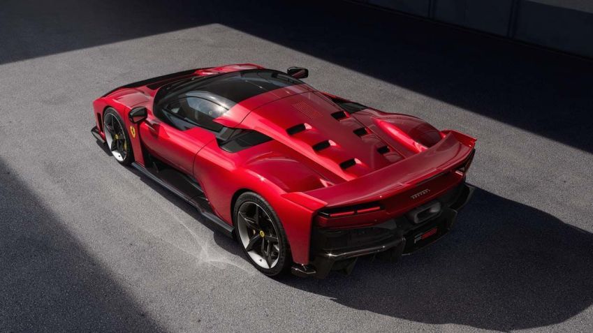 Ferrari F80: hipercarro tem motor V6 híbrido de 1200 cv • Divulgação