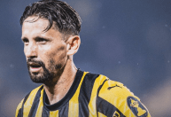 “Não é pra esse esporte”, diz jogador do Peñarol sobre gramado do Engenhão