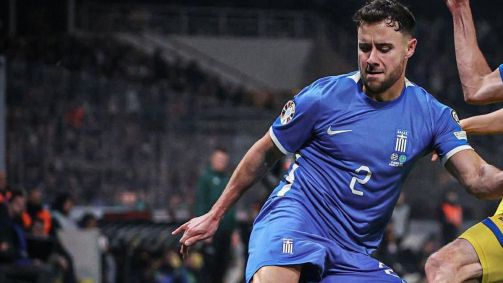 George Baldock atuando pela seleção grega