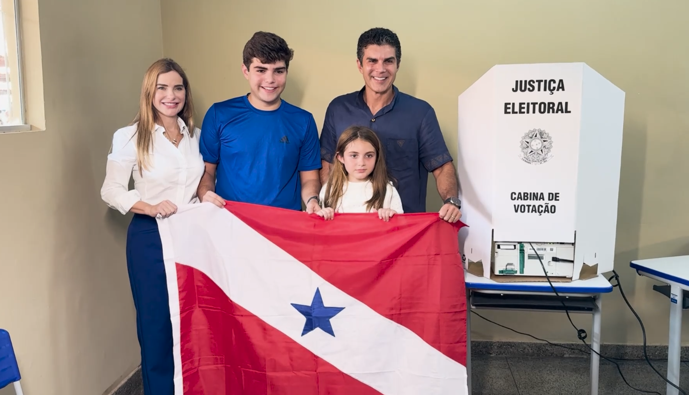 Governador do Pará, Helder Barbalho, vota nas eleições municipais de 2024