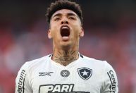 Igor Jesus valoriza vitória do Botafogo e tranquila torcida após deixar o jogo
