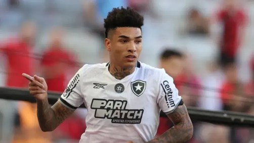Igor Jesus soma sete gols em 19 jogos pelo Botafogo