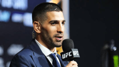 Ilia Topuria durante coletiva do UFC 308