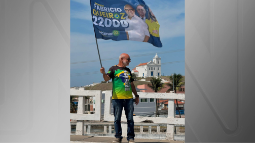 Flávio Queiroz durante ato de campanha em Saquarema (RJ)