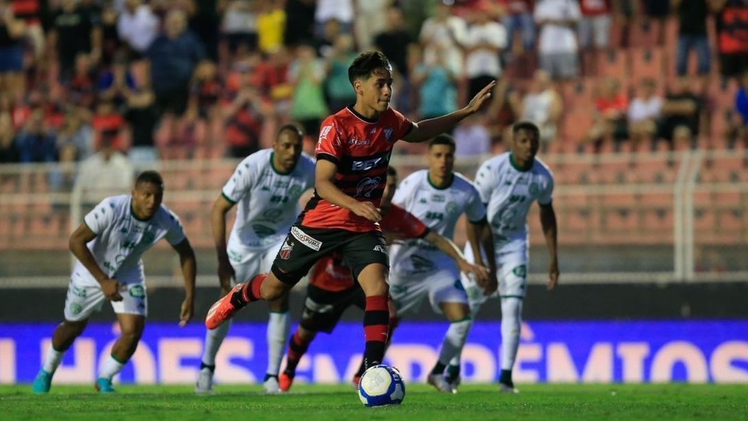 Guarani perdeu para o Ituano e se complicou ainda mais na Série B