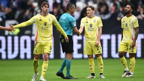 Jogadores da Juventus em jogo pela Série A