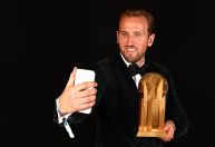 Kane e Mbappé ganham Troféu Gerd Müller, mas atacante do Real não recebe prêmio