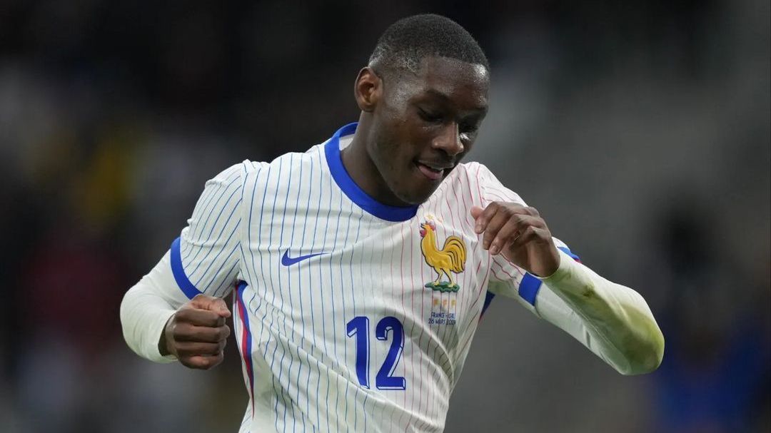 Kolo Muani celebra gol pela França