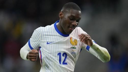 Kolo Muani celebra gol pela França