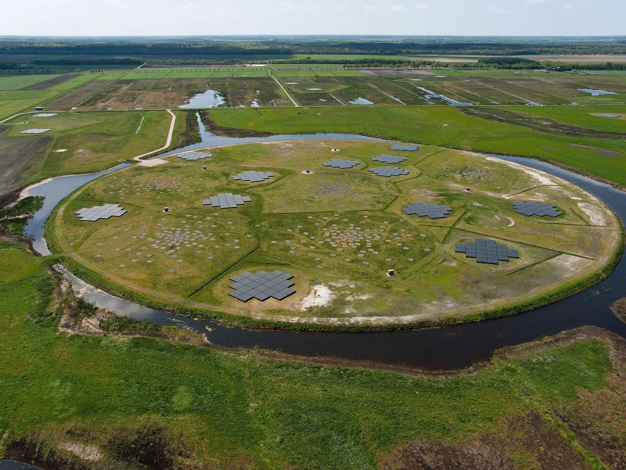 "Superterp" (núcleo central) do Lofar, nos Países Baixos • Lofar/Astron