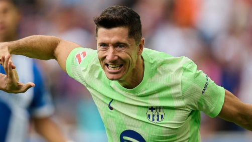 Lewandowski comemora gol pelo Barcelona