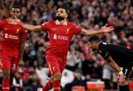 Com golaço de Salah, Liverpool vence Bologna na Champions League