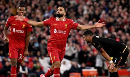 Com golaço de Salah, Liverpool vence Bologna na Champions League