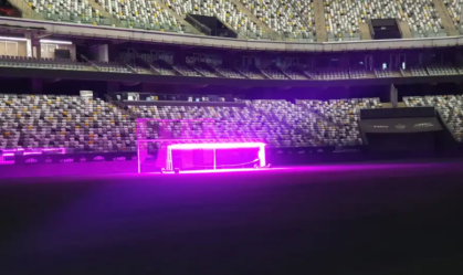 Luz violeta sendo utilizada na Arena MRV