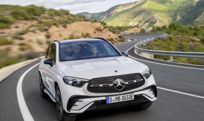 Mercedes põe novas funções digitais e visual esportivo no GLC 300 2025