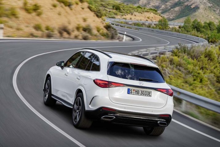 Mercedes-Benz GLC 300 4MATIC AMG Line 2025 • Divulgação