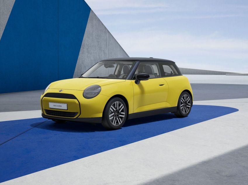 Mini Cooper E tem 184 cv de potência • Divulgação
