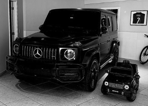 Alexandre Pato deu uma réplica da Mercedes G 63 ao filho • Reprodução/Instagram