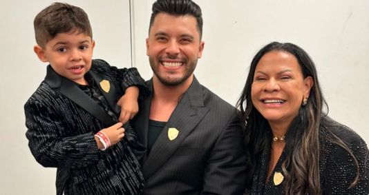 Murilo Huff com o filho e mãe de Marília Mendonça