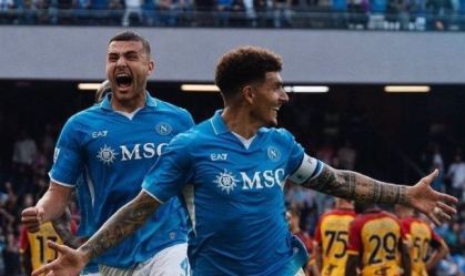 Napoli vence Lecce e mantém liderança do Italiano
