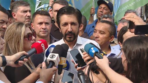 O candidato Ricardo Nunes (MDB) durante agenda de campanha