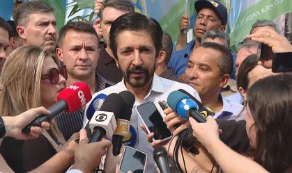 O candidato Ricardo Nunes (MDB) durante agenda de campanha