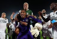 Libertadores: veja festa do vestiário do Botafogo após classificação à final