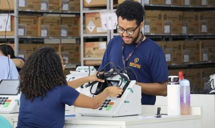 Preparação das urnas no Tribunal Regional Eleitoral de Sergipe