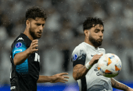 Corinthians e Racing definem quem enfrenta o Cruzeiro na final da Sul-Americana