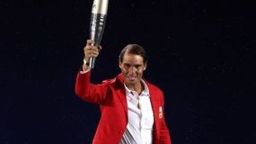 Rafael Nadal conduziu a tocha olímpica de Paris 2024