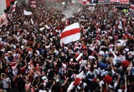 30 mil torcedores do River fazem festa em busca de virada contra o Atlético-MG