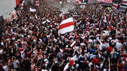 Festa da torcida do River Plate impressiona antes de jogo da Libertadores