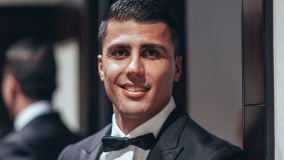 Rodri, meio-campista do Manchester City, é o grande vencedor da Bola de Ouro