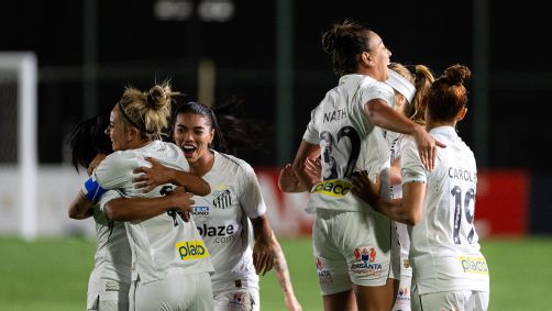 Jogadoras do Santos comemoram vitória pela Libertadores Feminina