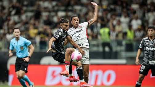 Atlético-MG e Vitória empataram por 2 a 2