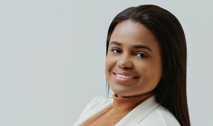 Filha de Fernandinho Beira-Mar é reeleita vereadora em Duque de Caxias