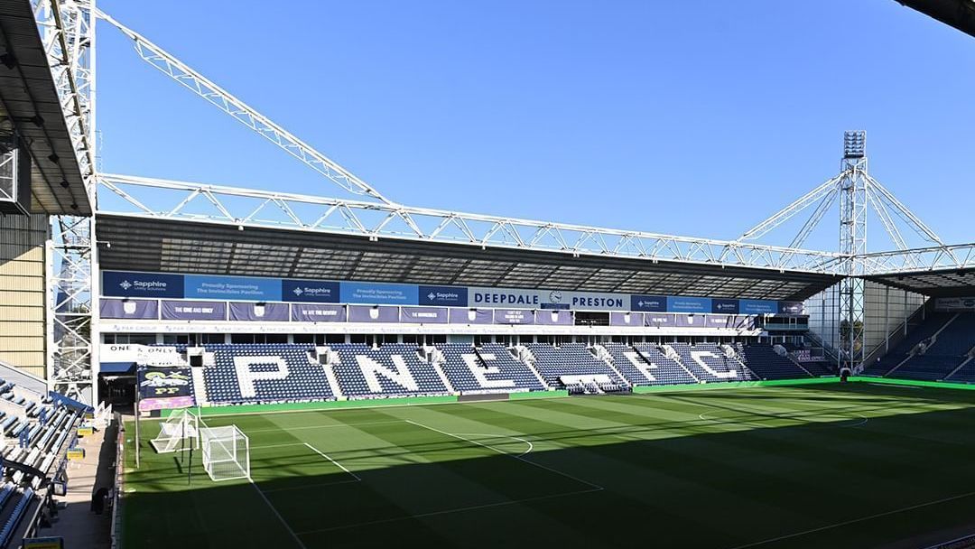 Deepdale Stadium, casa do Preston North End. 