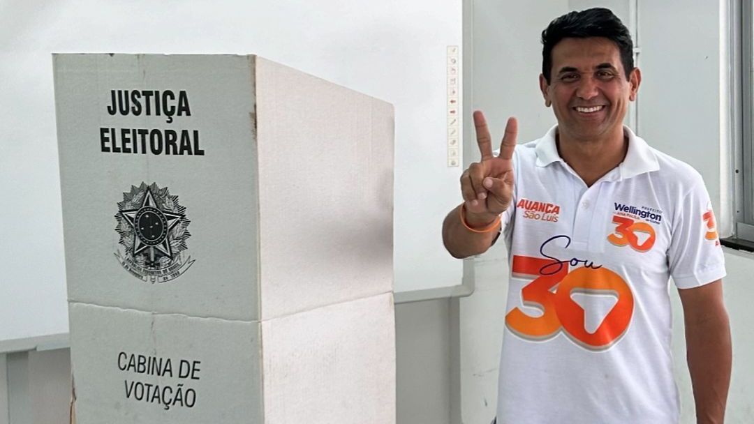 Wellington do Curso, candidato a prefeito de São Luís pelo Novo, votou neste domingo (6) •