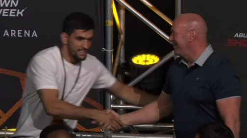 Fã invadiu coletiva e pediu chance para Dana White no UFC